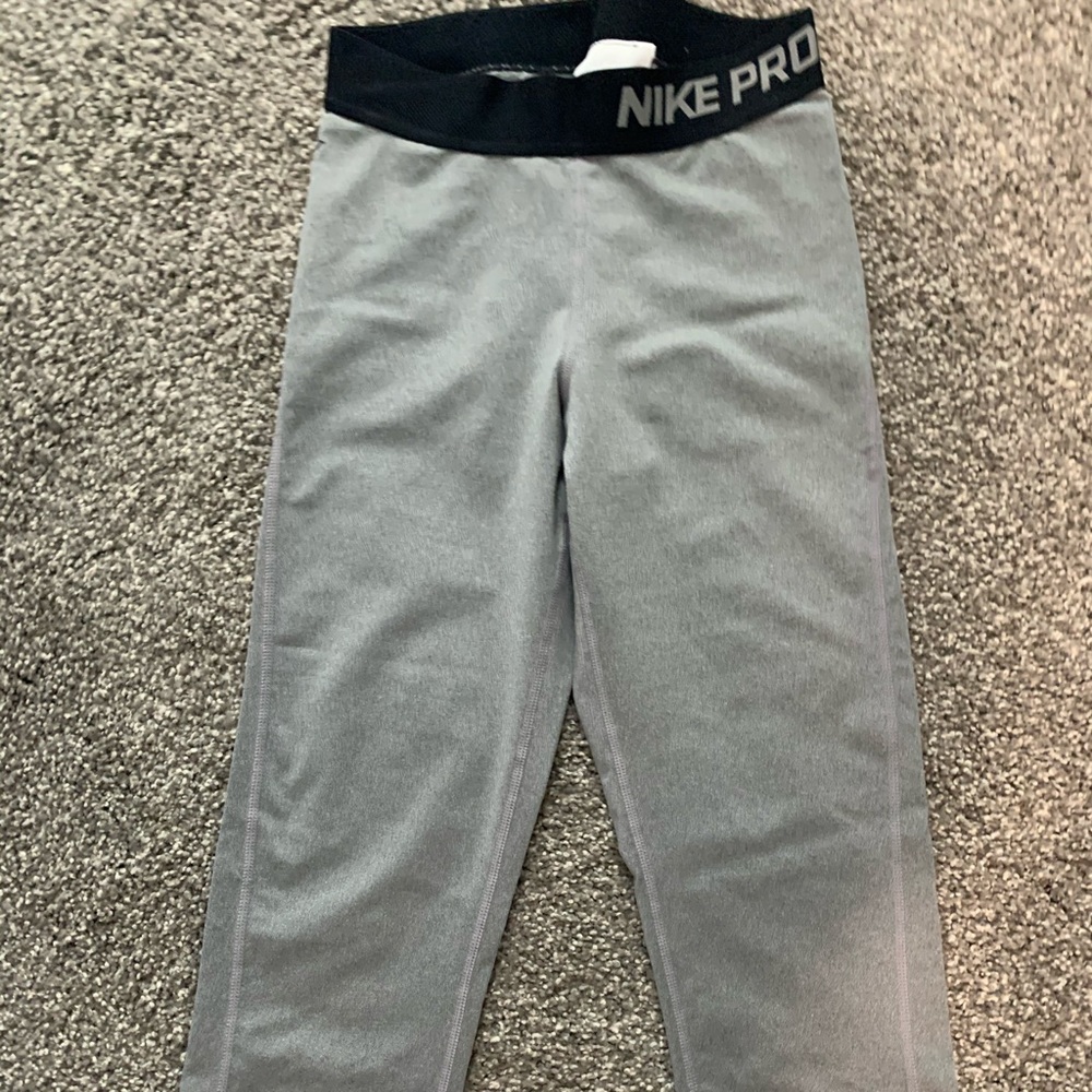 Nike pro cropped leggings